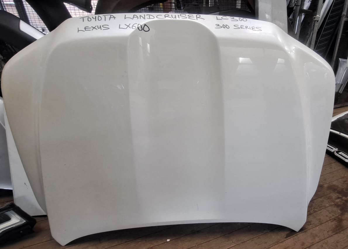 Toyota Landcruiser LC300 bonnet
Lexus LX600 bonnet