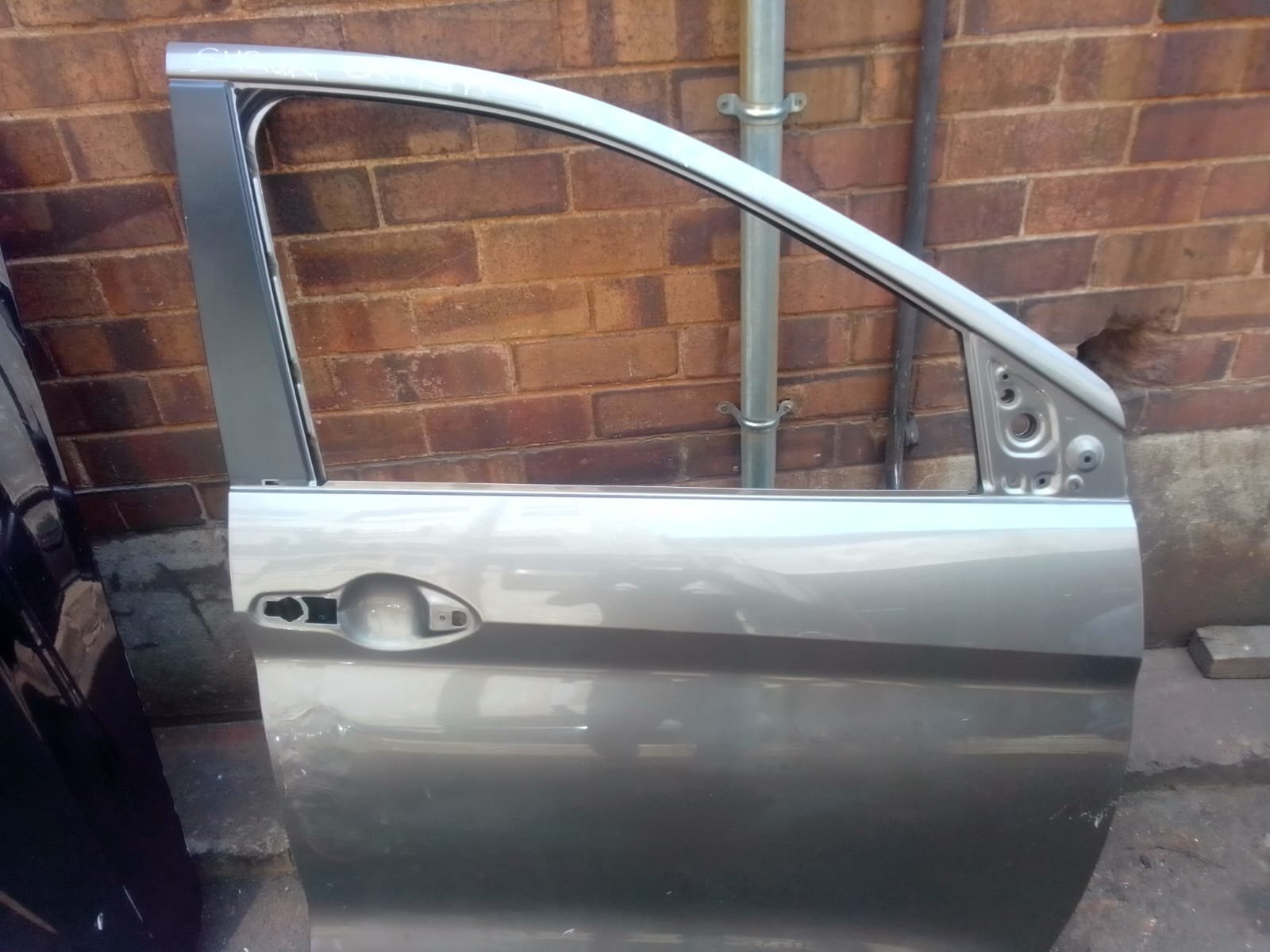 Suzuki ertiga/Toyota Rumion right front door