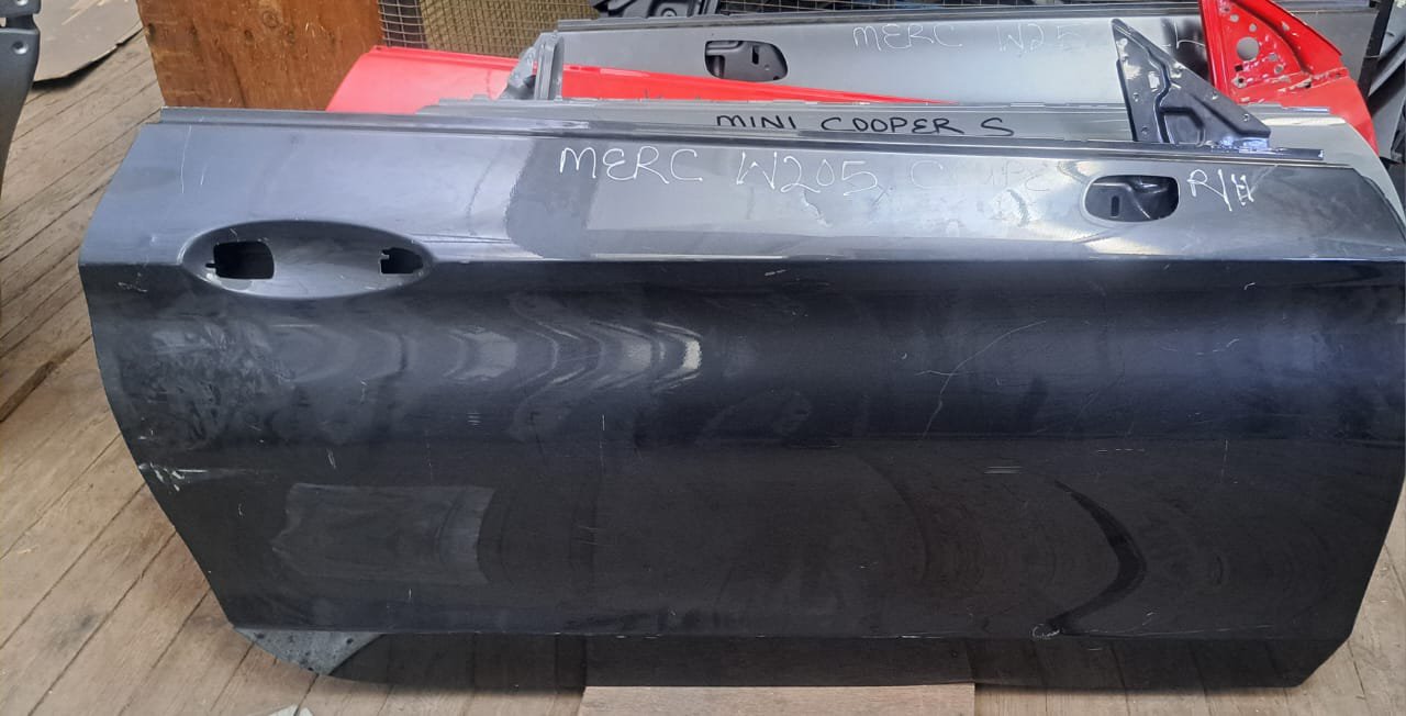 Mercedes W205 coupe right door