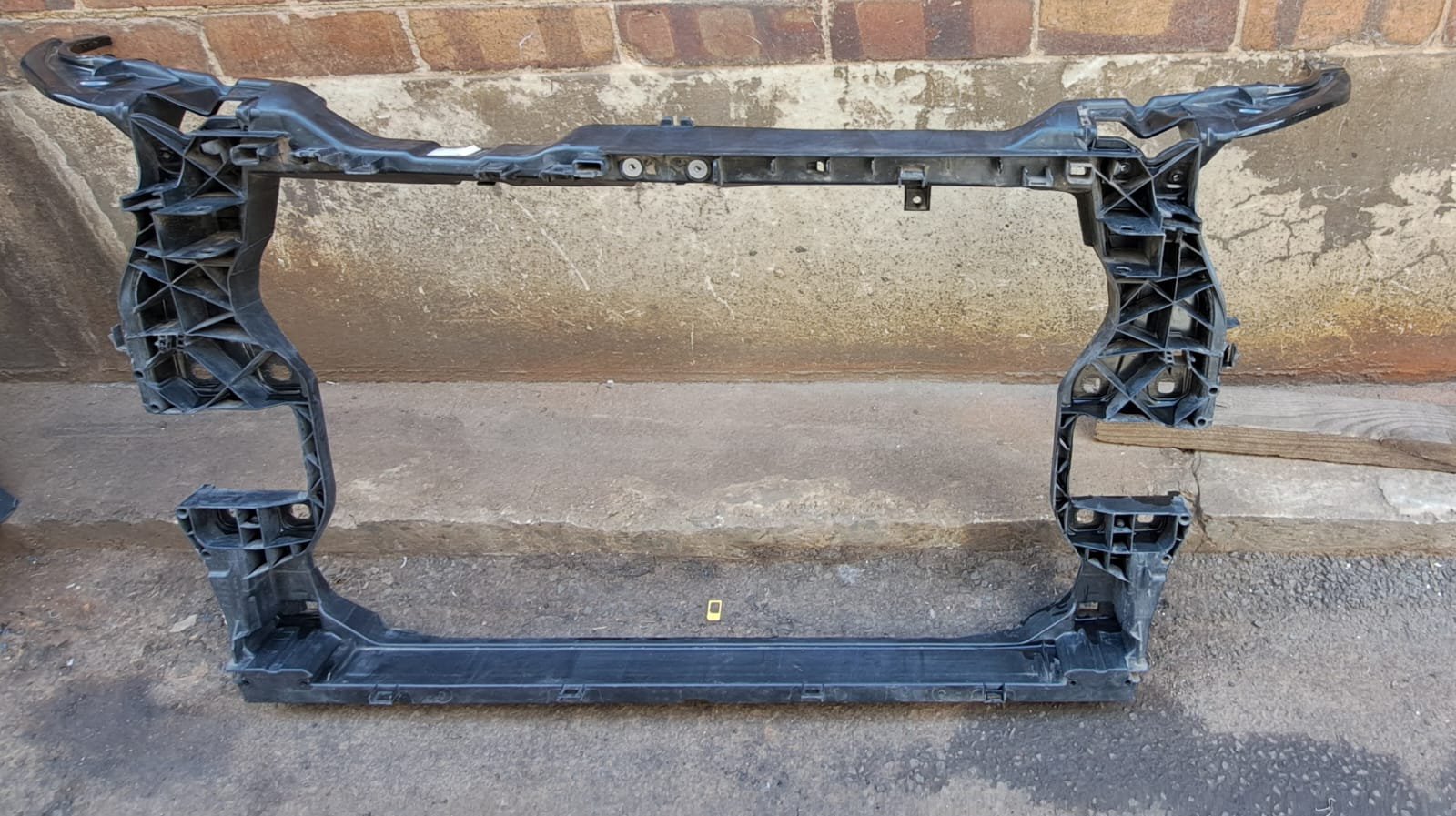Audi Q5 radiator support/cradle