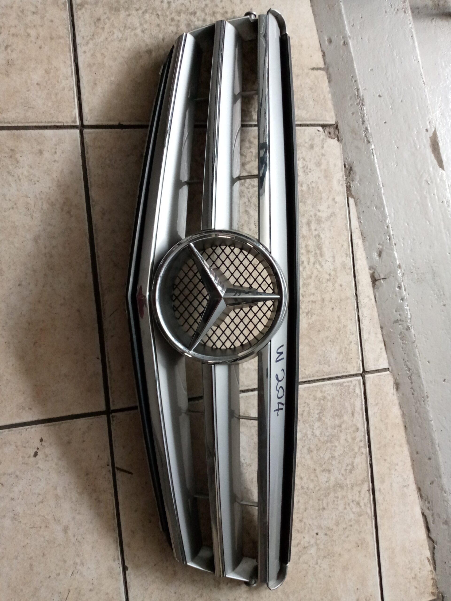 MERCEDES W204 GRILLE