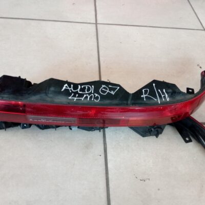 Audi Q7 4mD RH Taillight