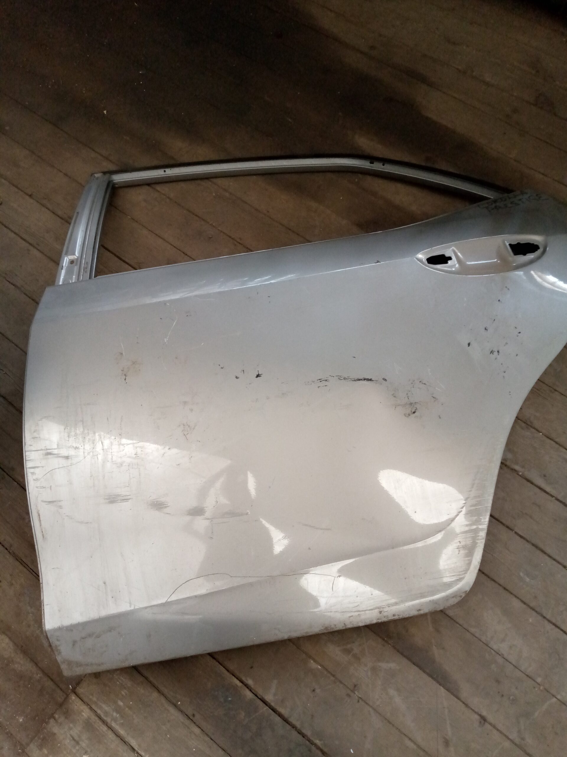 COROLLA PRESTIGE LEFT SIDE DOOR
