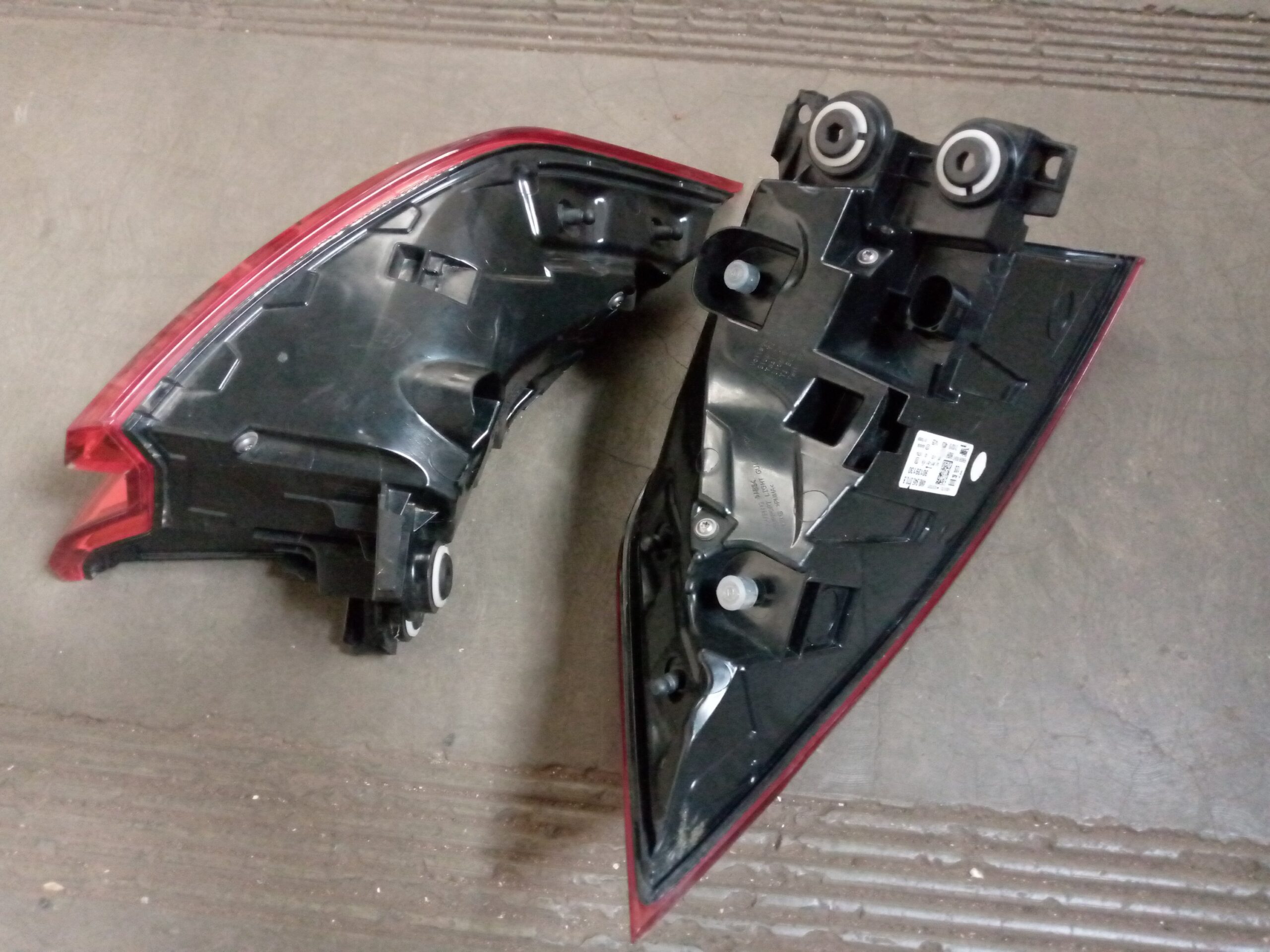 Audi Q8 left and right Headlight - Image 2