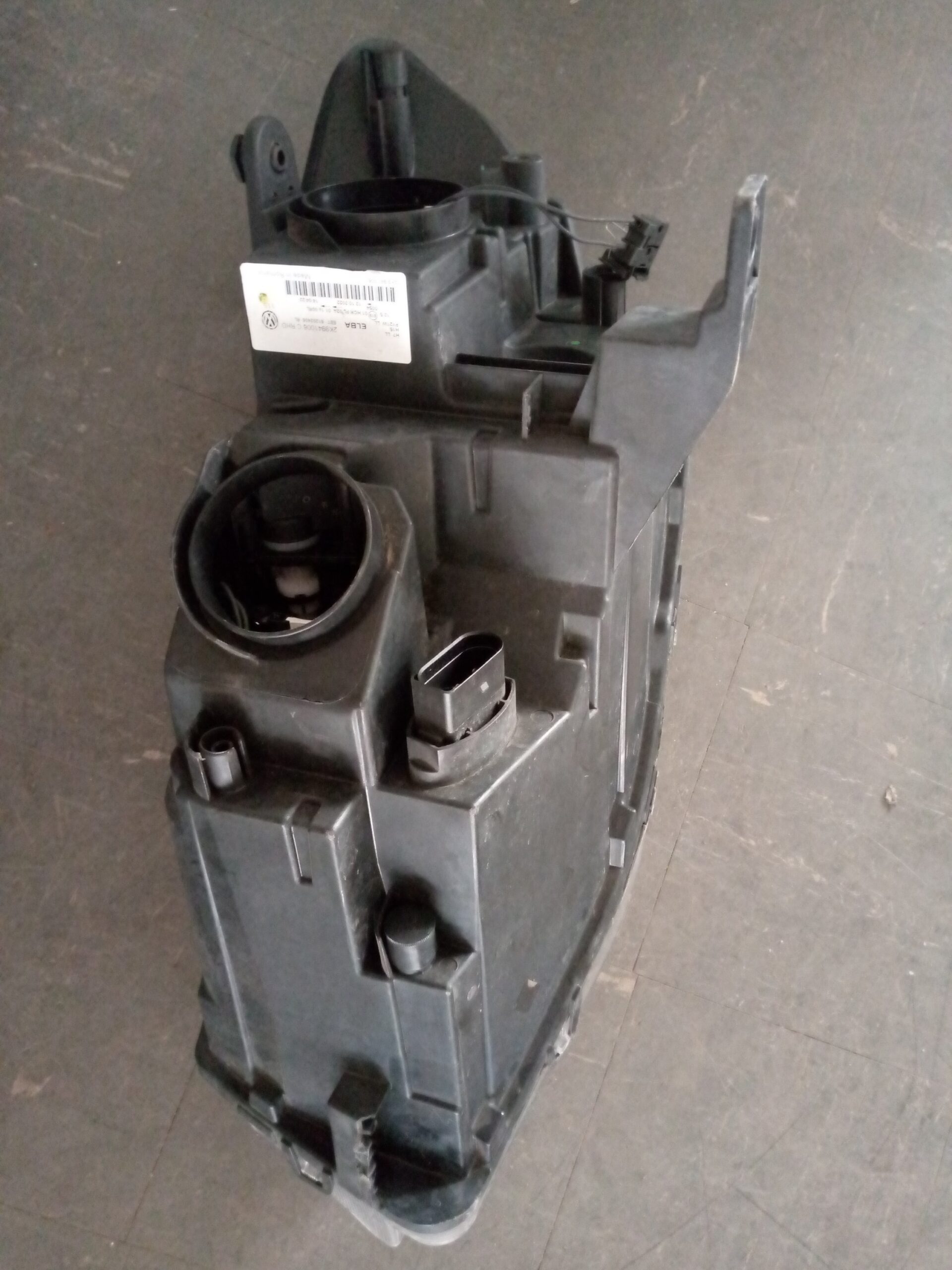 VW caddy right side Headlight - Image 3