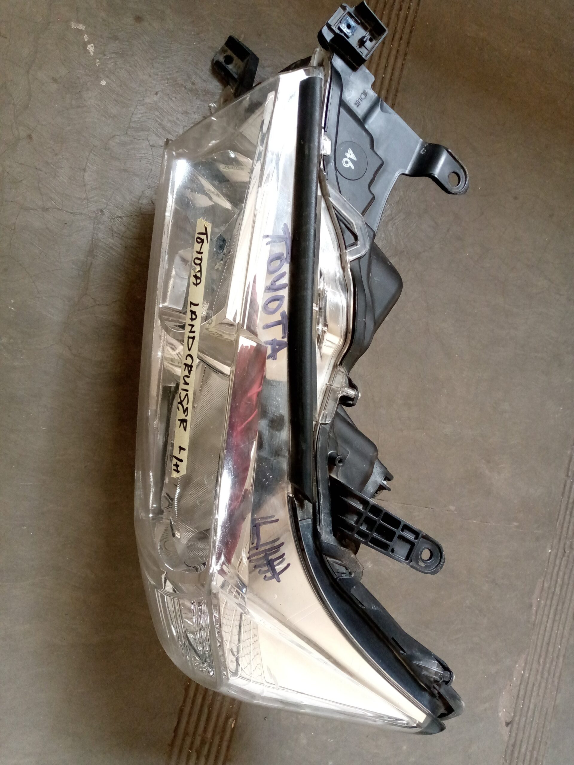 Toyota landcruiser left side Headlight - Image 3