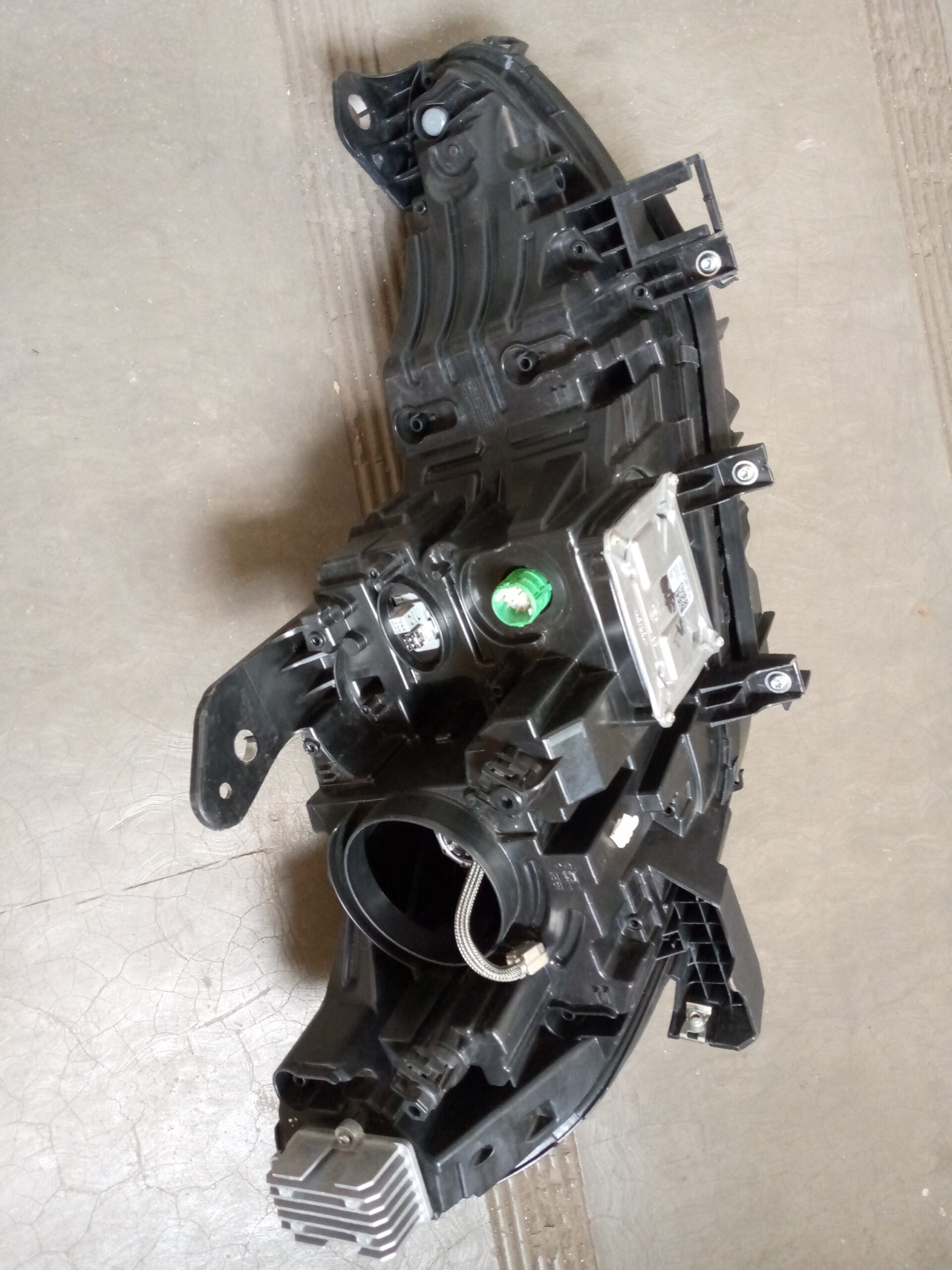 Alfa Romeo left side Headlight - Image 2