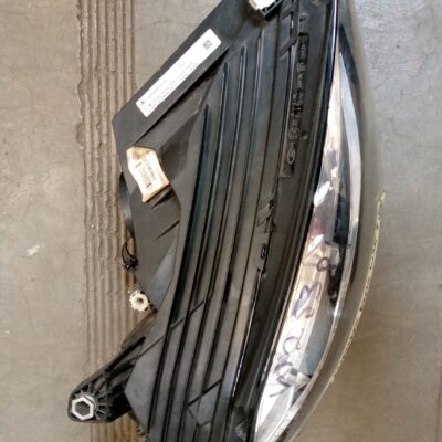 w 253 right side Headlight