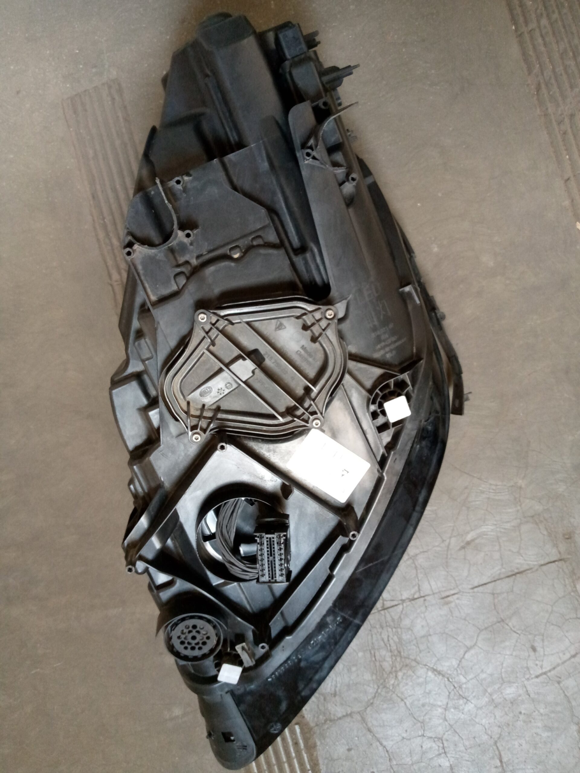 Porsche cayenne 9y0 right side Headlight - Image 3