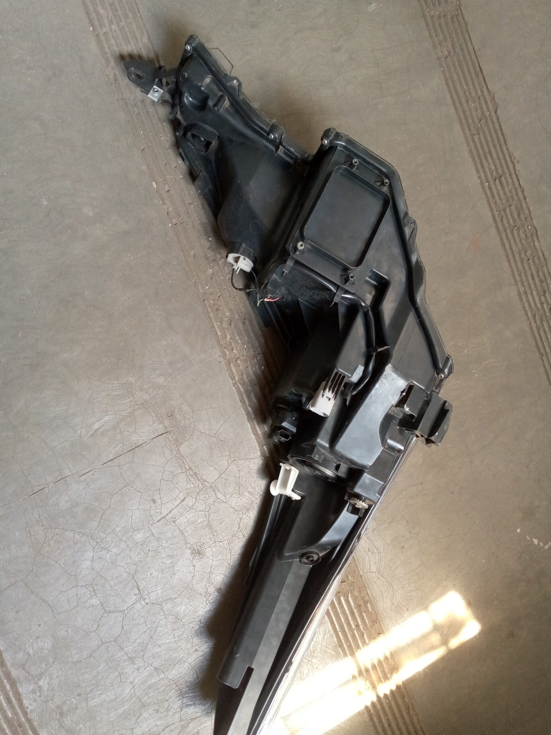 Toyota C_H_R Left side Headlight - Image 3