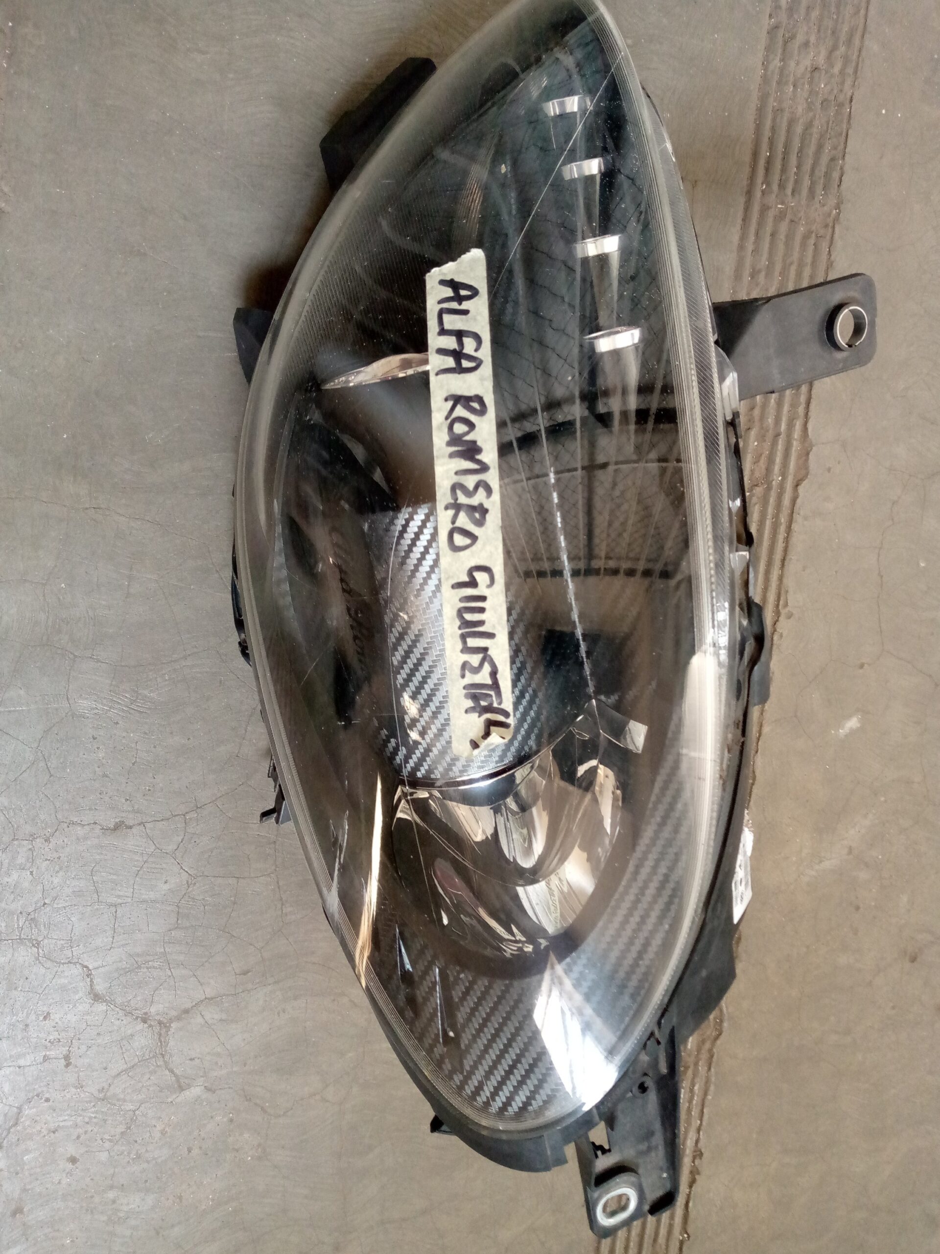 Alfa Romeo giulieta Left side Headlight - Image 2
