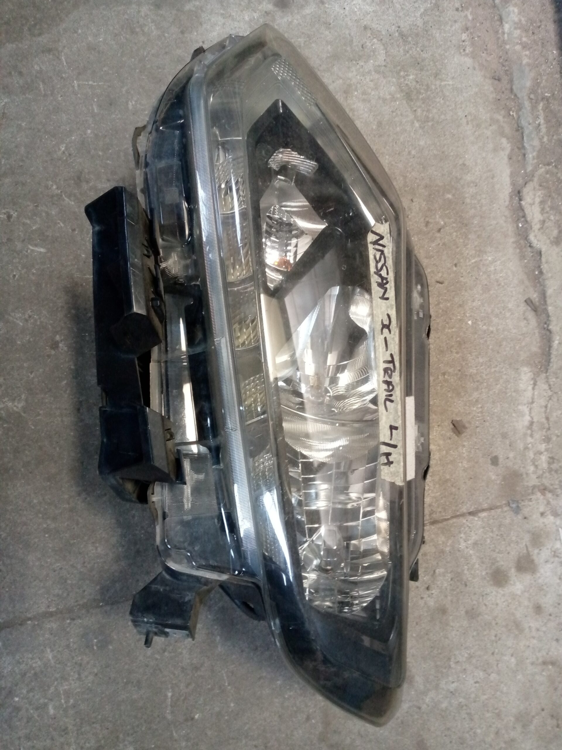 Nissan x _ trail left side Headlight