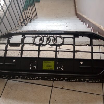 AUDI Q8 quattro Grille