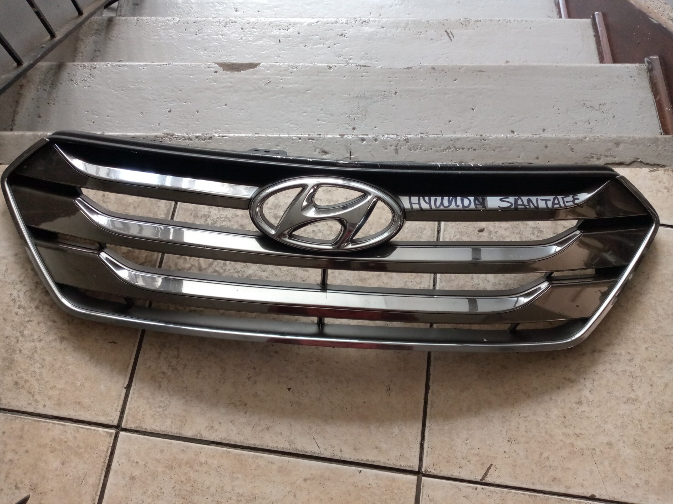 HYUNDAI SANTAFE GRILLE