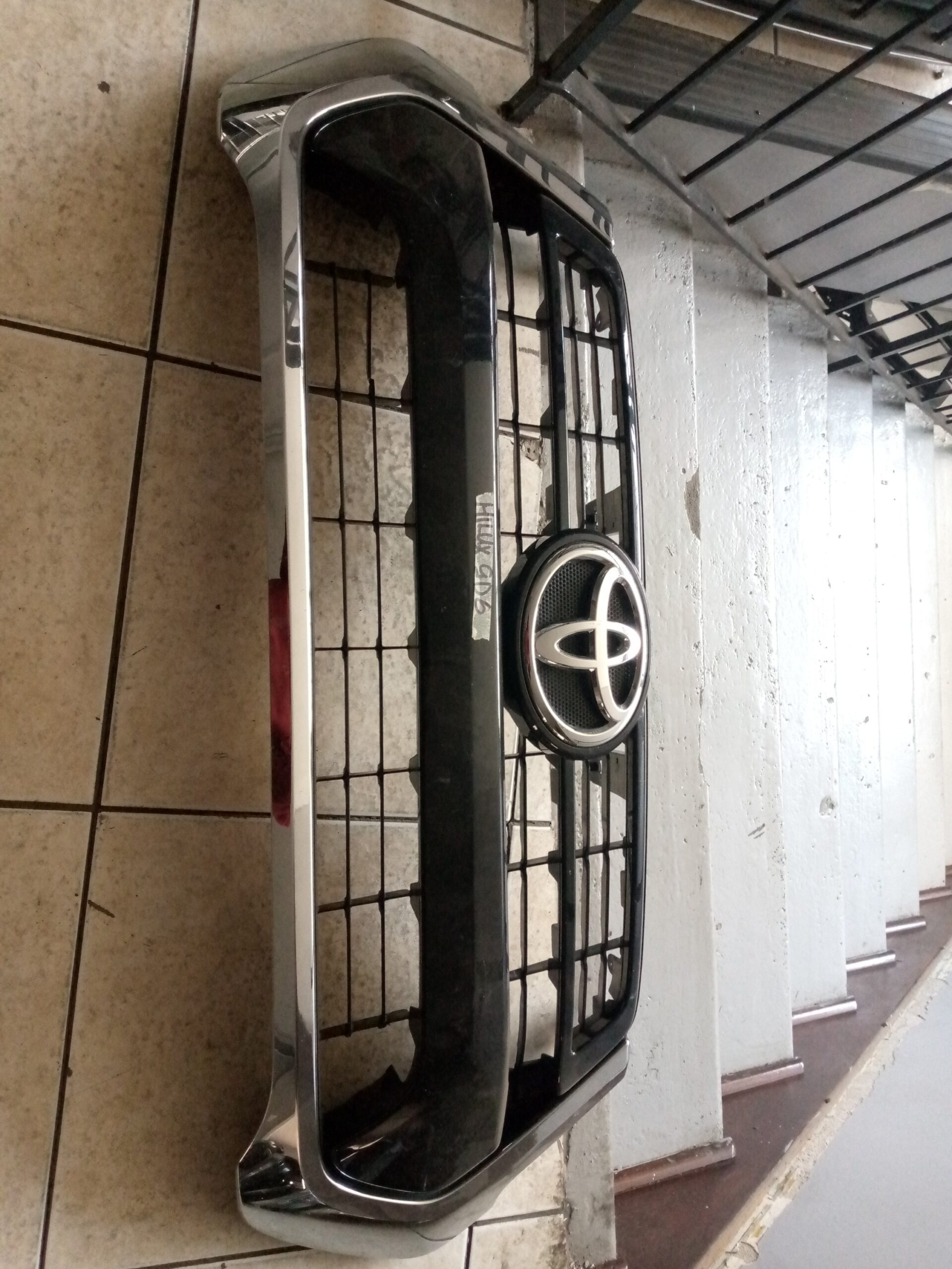 HILUX GD6 GRILL - Image 3