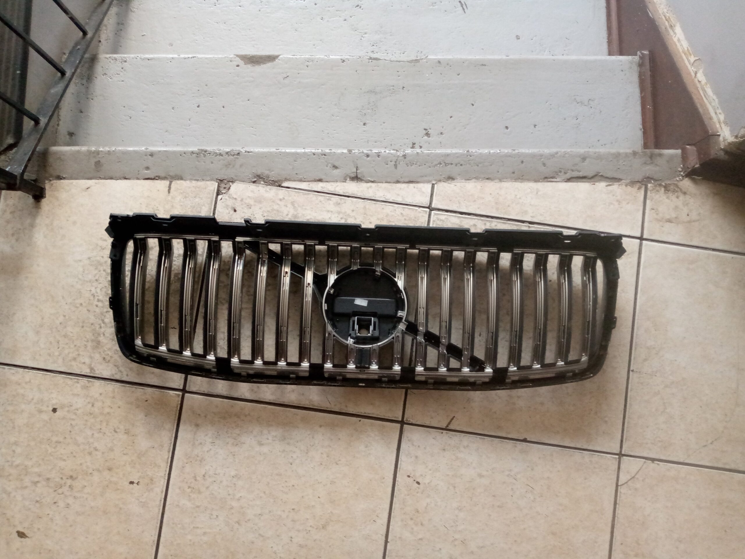 Volvo XL90 2017-2020 GRILL - Image 2