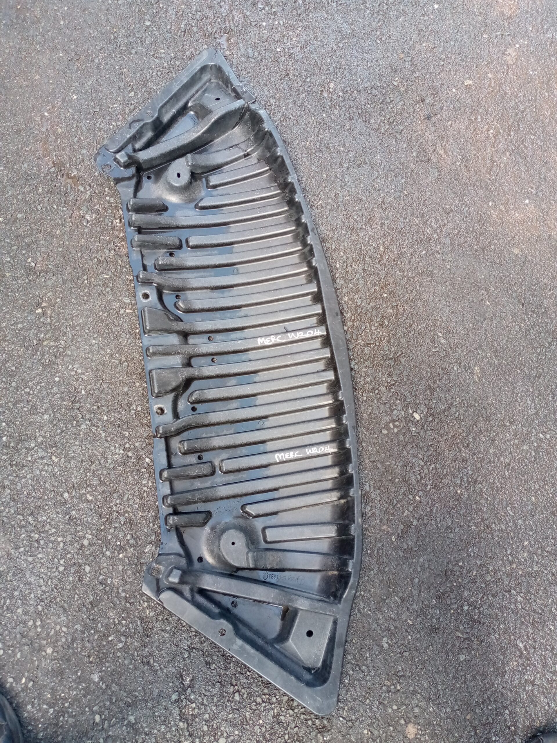 Mercedes Benz W204 splash cover - Image 2
