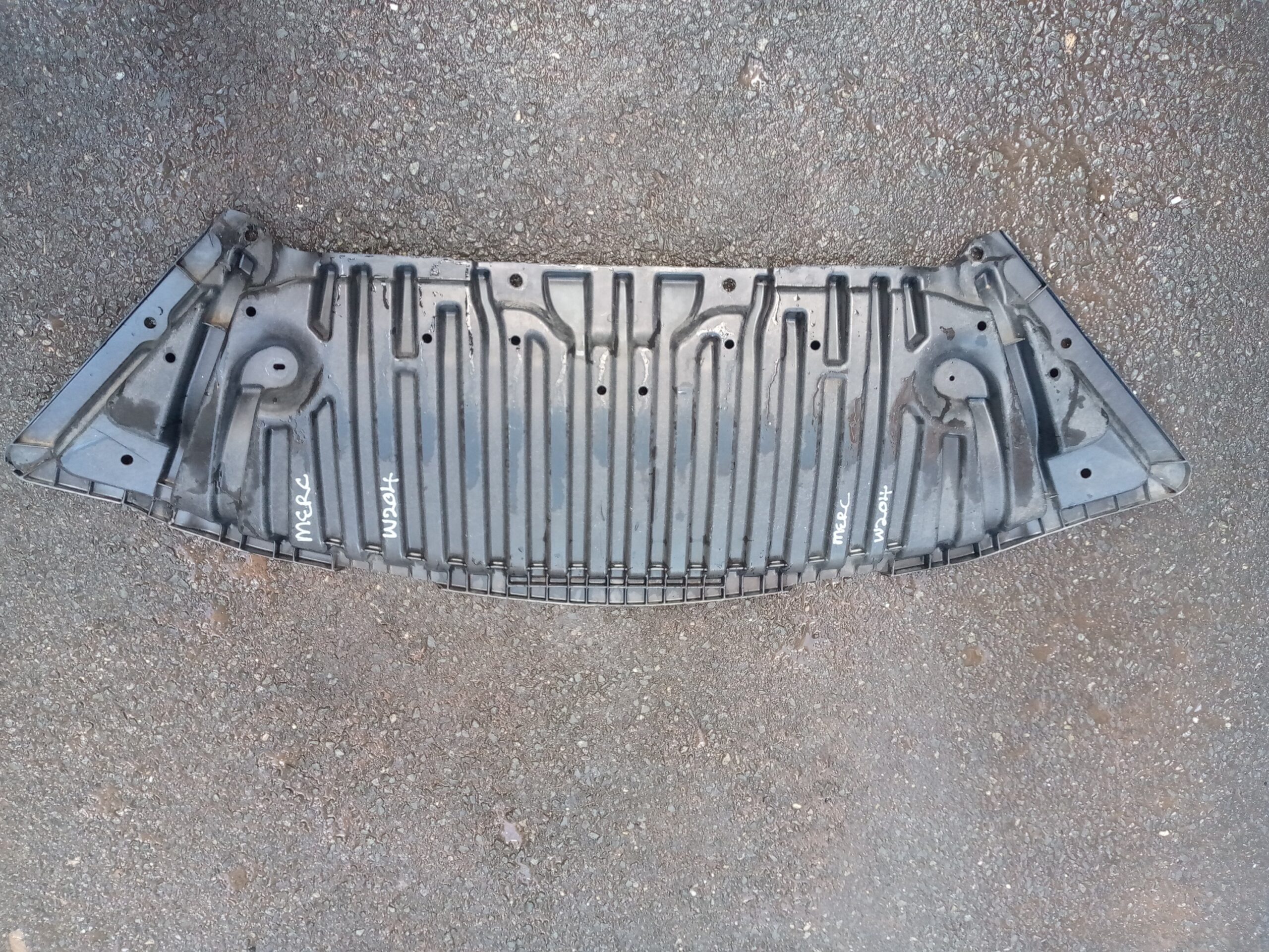 Mercedes Benz W204 splash cover