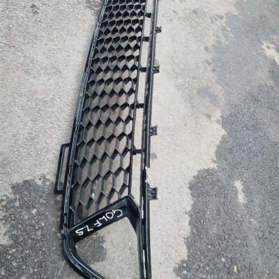 VW Golf 7.5 Front Grille Replacement