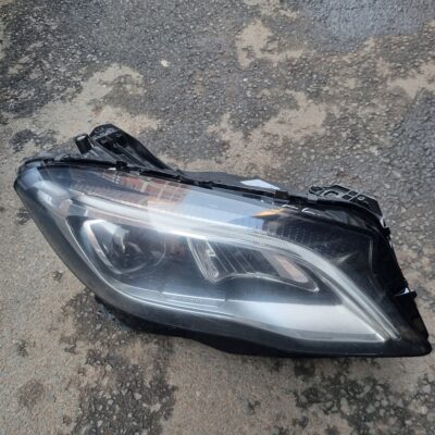 Mercedes-Benz W156 GLA Right-Hand Headlight Replacement