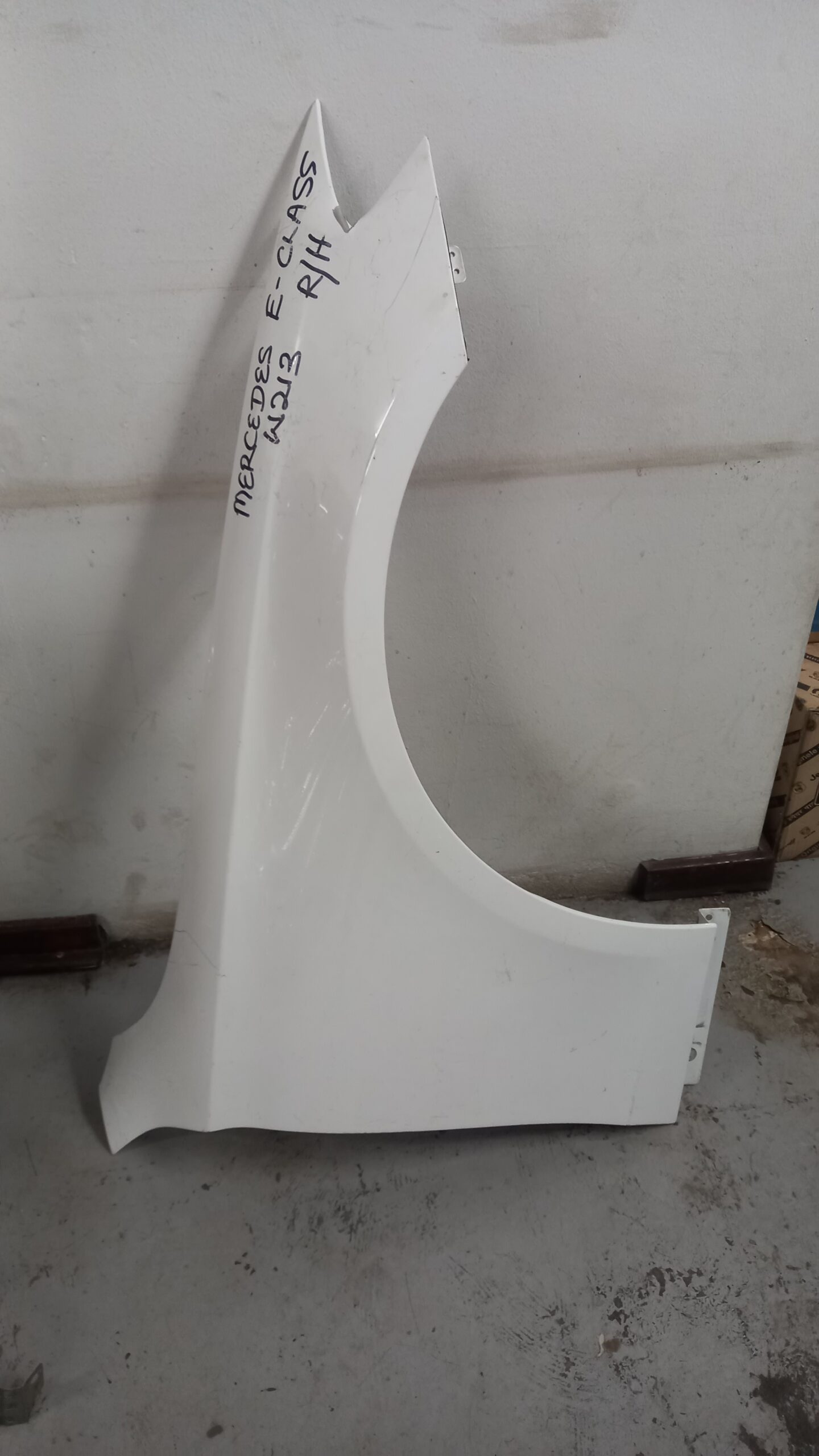 Mercedes-Benz E-Class W213 Right-Hand Fender Replacement