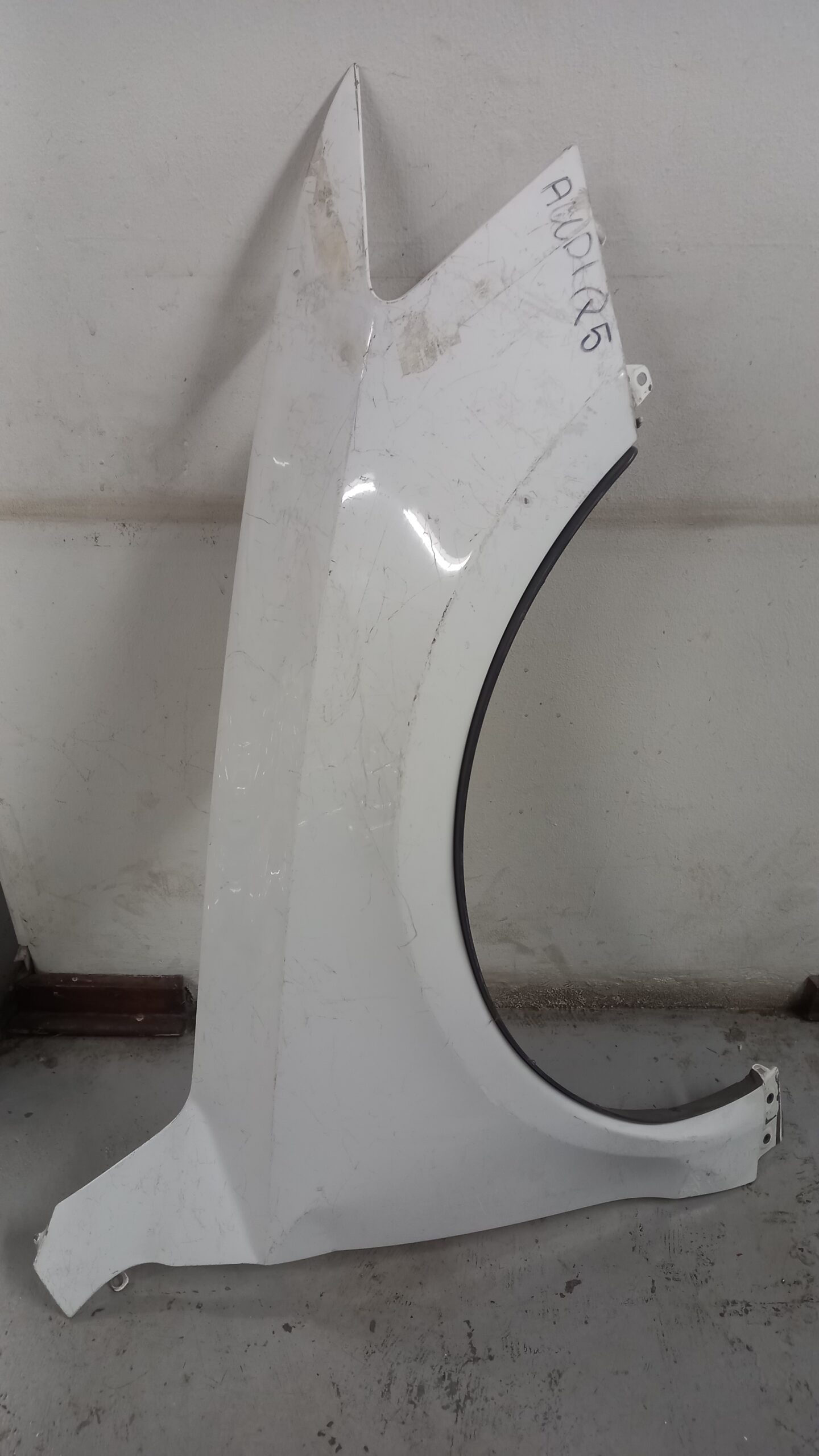 Audi Q5 Right-Hand Fender Replacement