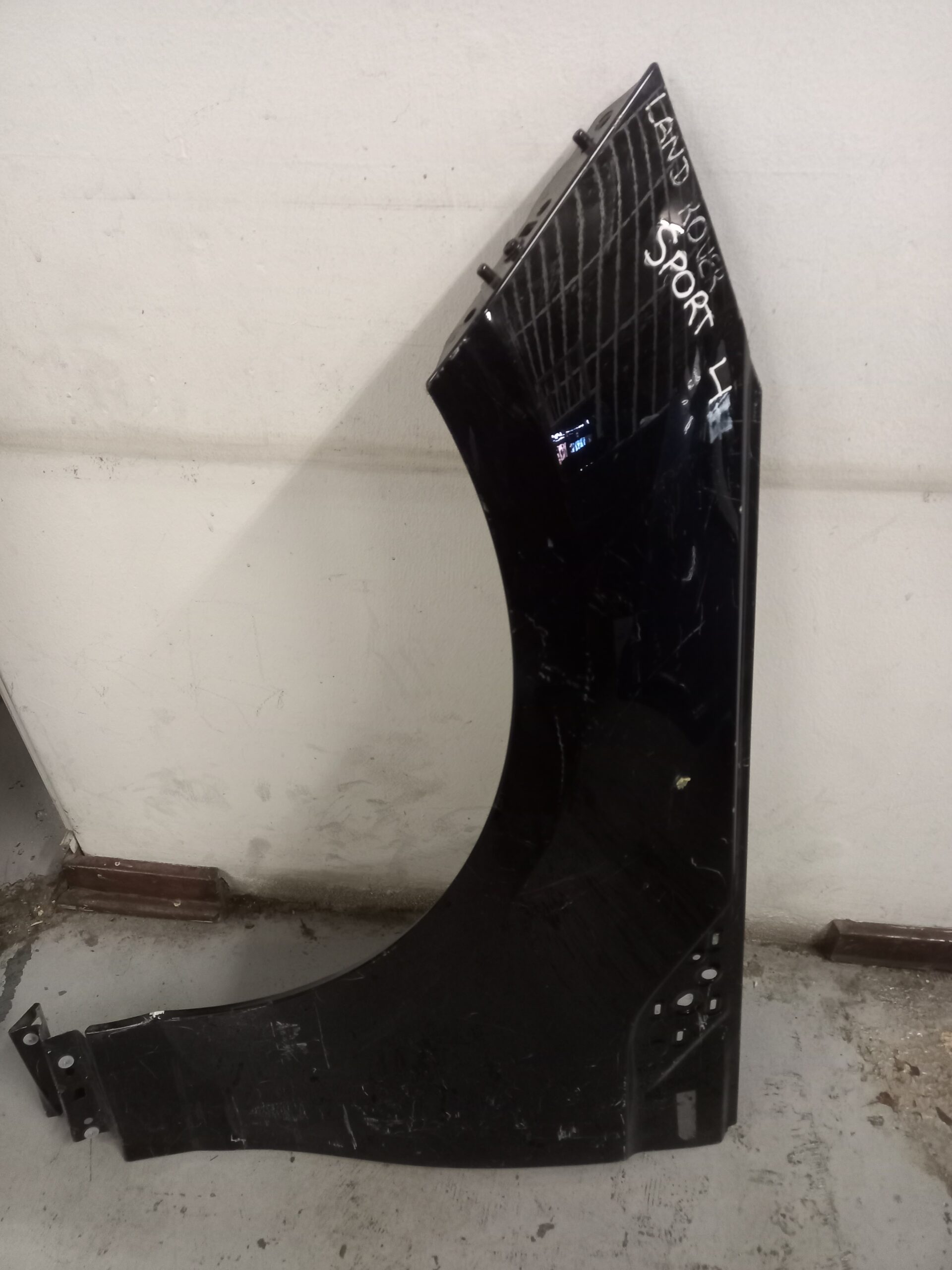 Land Rover Range Rover Sport Left-Hand Fender Replacement