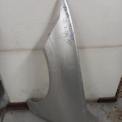Volvo XC90 Left-Hand Fender Replacement