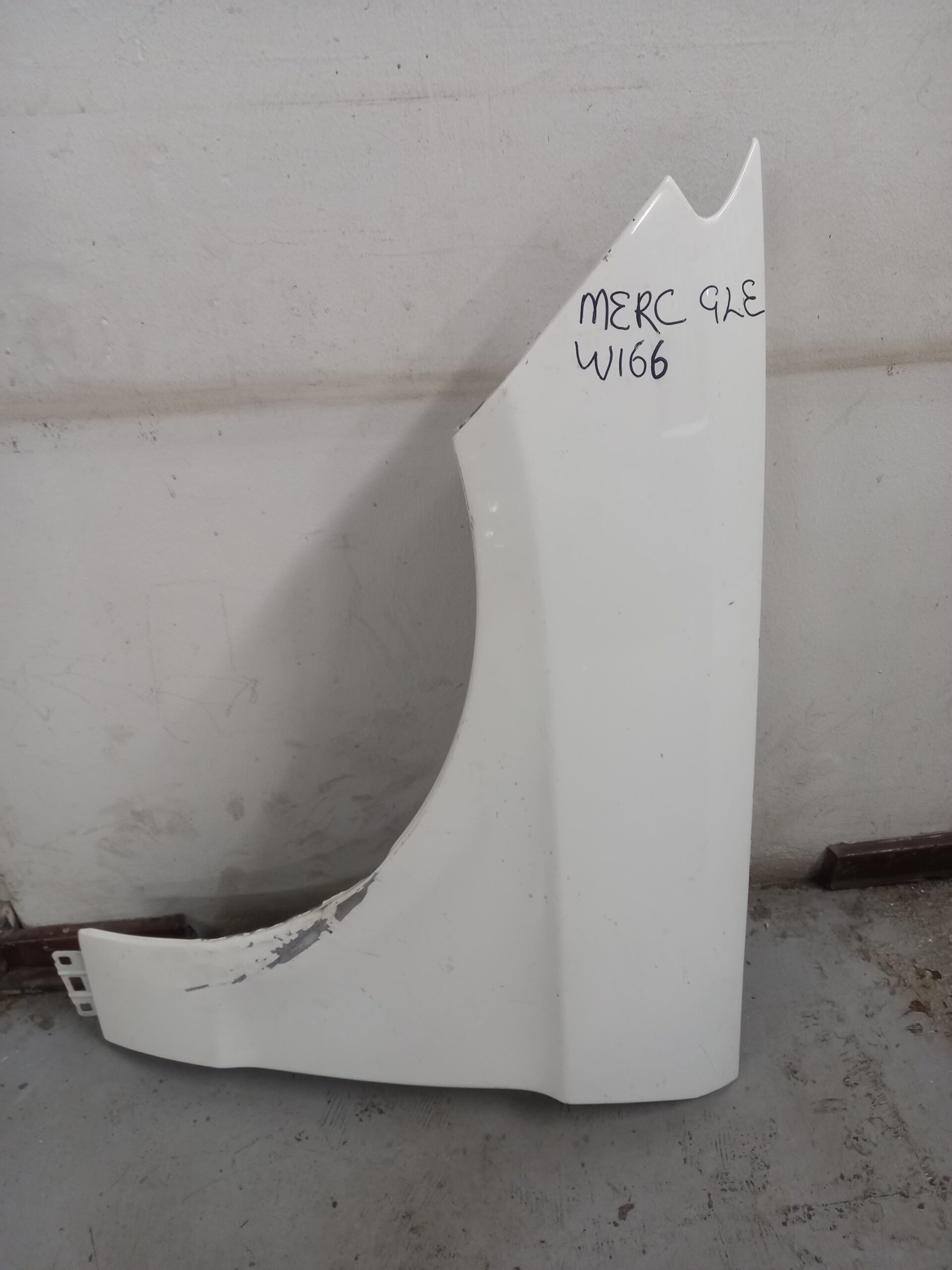 Mercedes-Benz GLE W166 Left Fender Replacement
