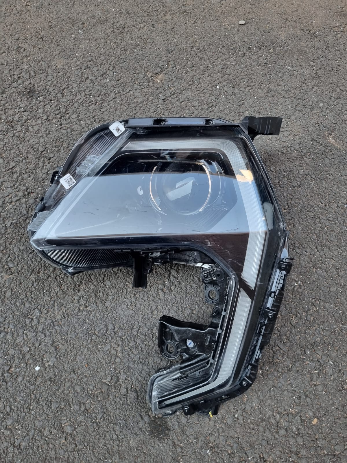 Mahindra XUV 3XO Left Headlight