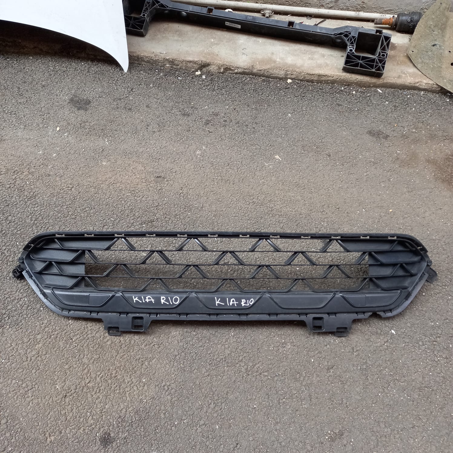 Kia Rio Front Grille Replacement