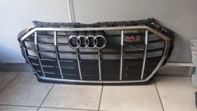 Audi Q5 Front Grille OEM Replacement