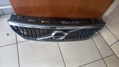 Volvo XC40 Front Grille Replacement