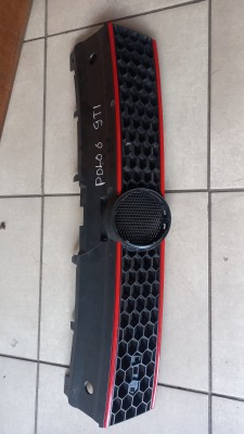 VW Polo 6 GTI Front Grille Replacement