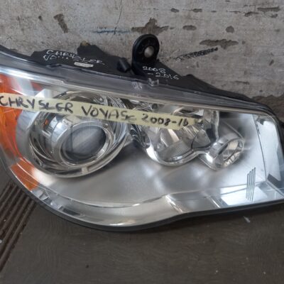 Chrysler Voyager 2000–2016 Right Headlight