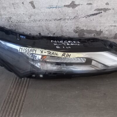 Nissan X-Trail Right Headlight Replacement