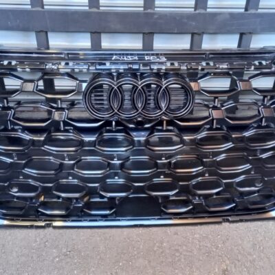 Audi RS3 Front Grille Replacement