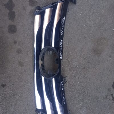 Toyota Fortuner 2016–2020 Front Grille Replacement