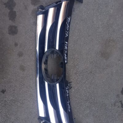 Toyota Fortuner 2016–2020 Grille