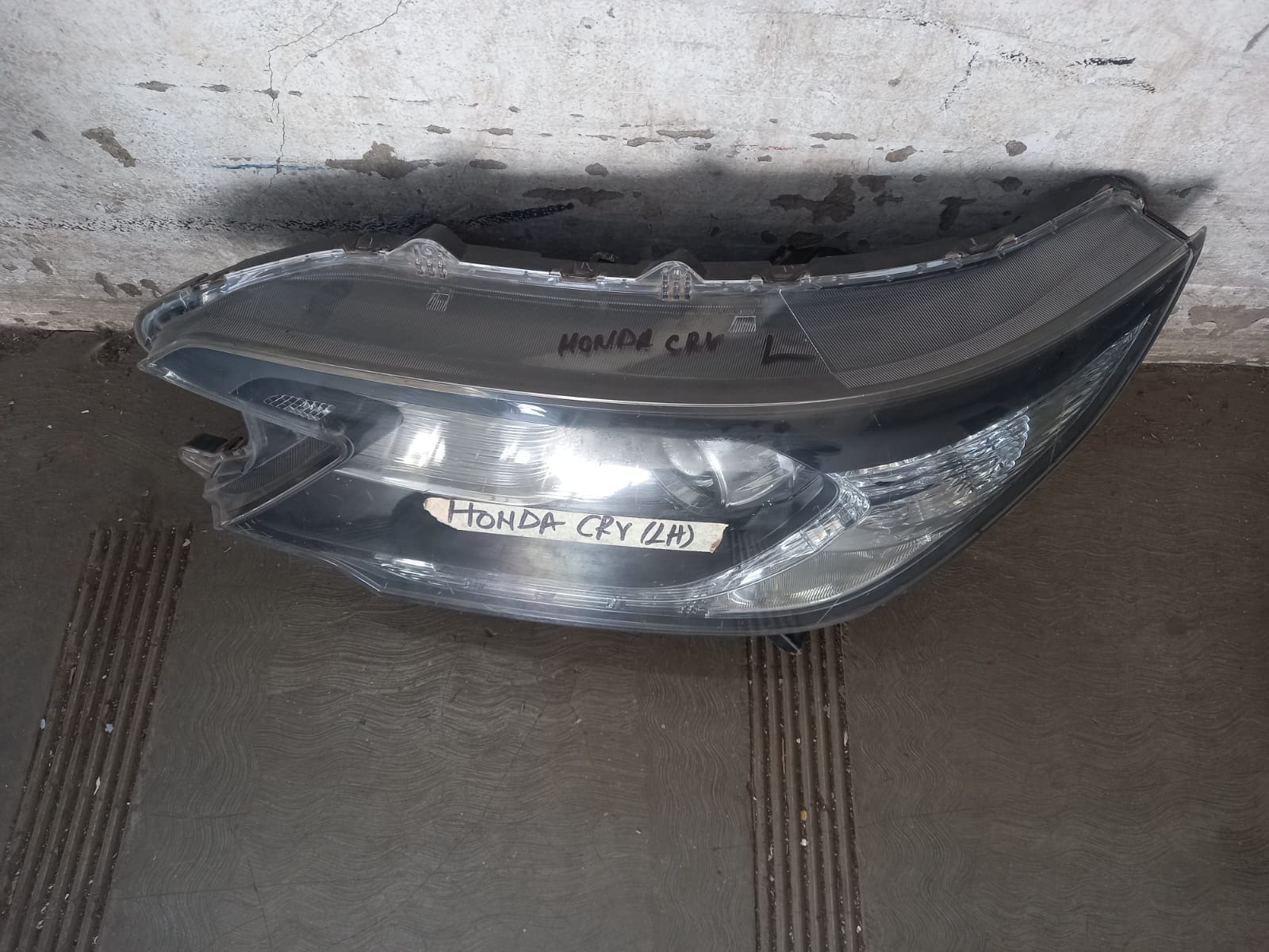 Honda CR-V Left Headlight OEM Replacement