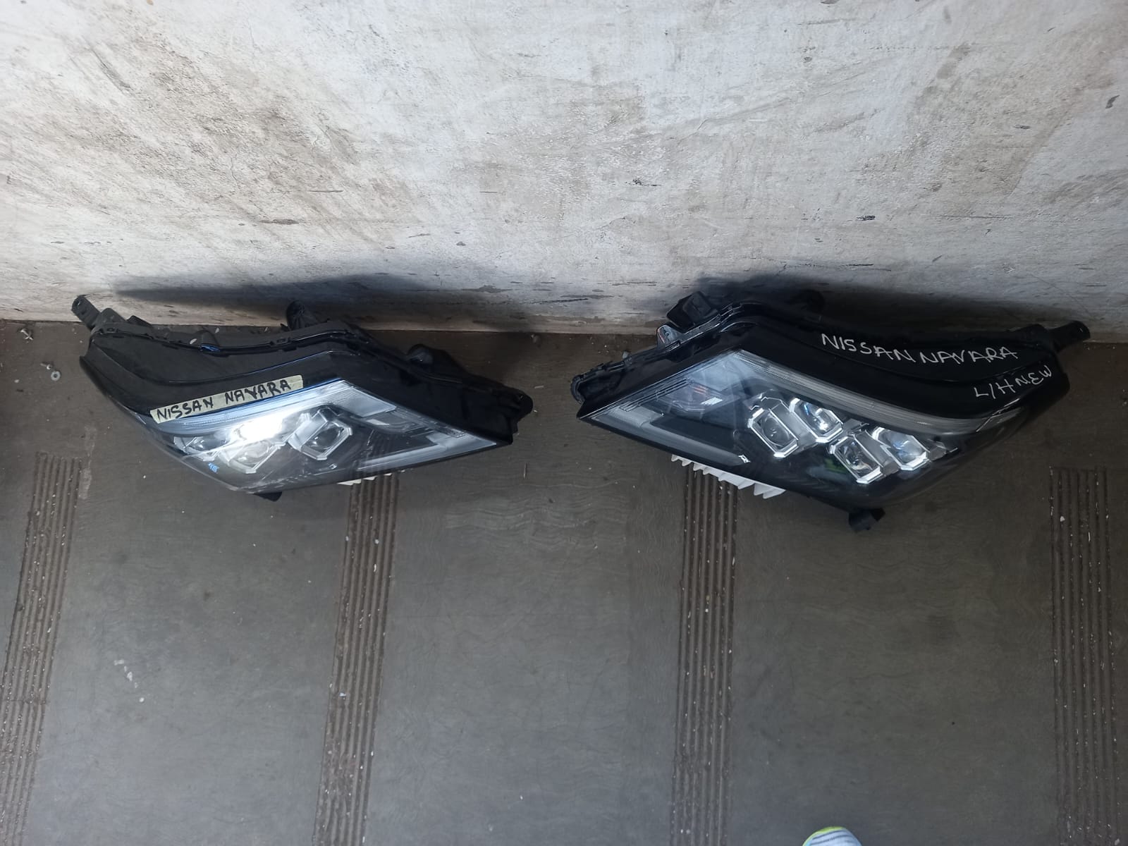 Nissan Navara Headlights - Image 2