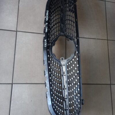Mercedes-Benz A-Class W177 Front Grille Replacement