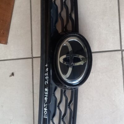 Toyota Fortuner 2024+ Front Grille Replacement