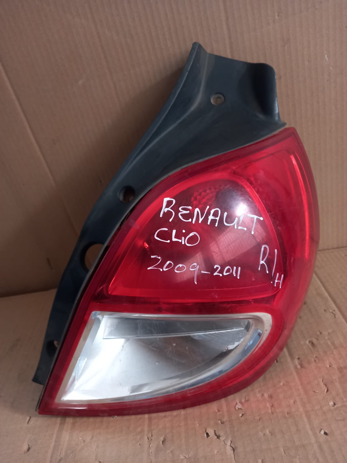 Renault Clio 2009-2011 Right Rear Tail Light OEM Replacement