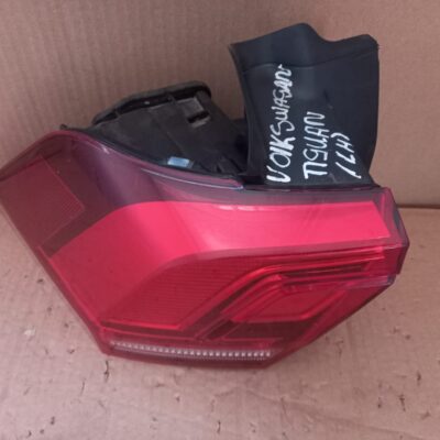 Volkswagen Tiguan 2012-2019 Left Rear Light