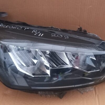 Peugeot 208 Hatchback Right Headlight OEM Replacement