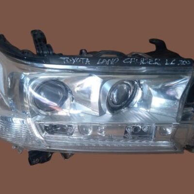 Toyota Land Cruiser LC200 Right Headlight OEM Replacement