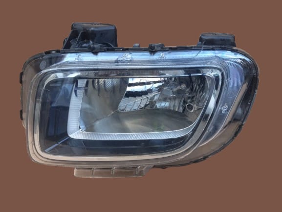 Hyundai Venue 2022 1.2i Right Headlight OEM Replacement