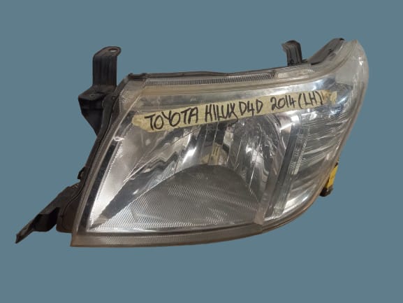 Toyota Hilux 2014 Left Headlight Replacement
