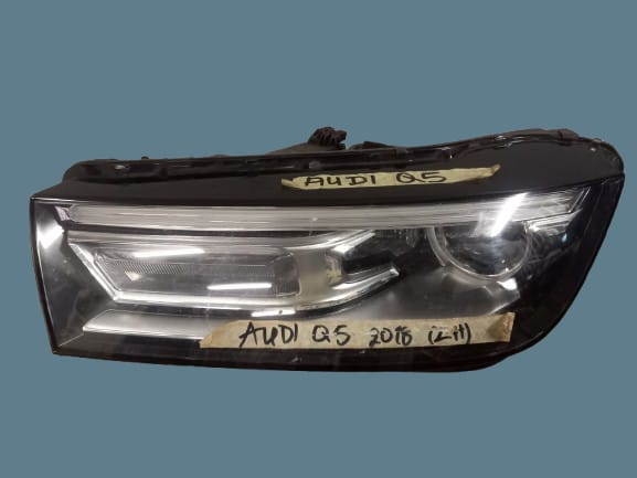 Audi Q5 2018 Left Headlight Replacement